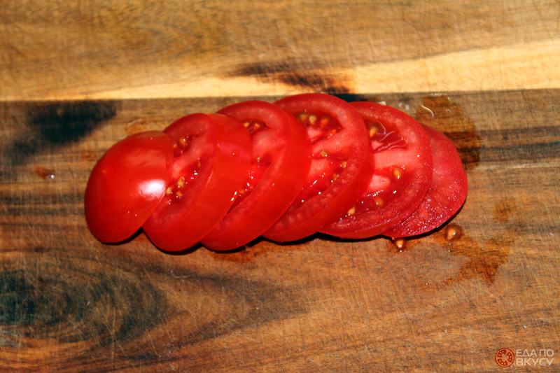 Томат нарезанный кольцами